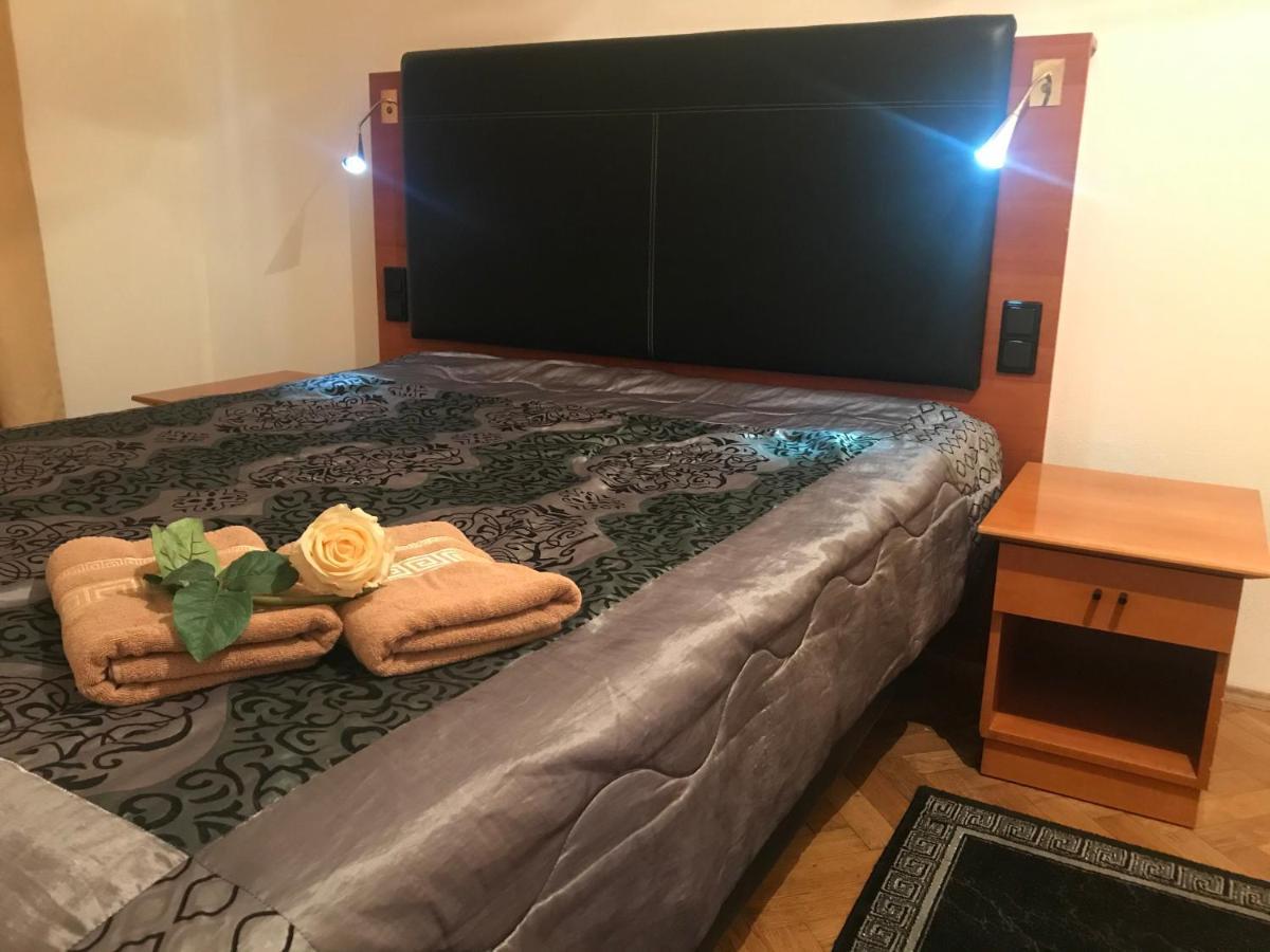 All Seasons Hostel Praha Bagian luar foto