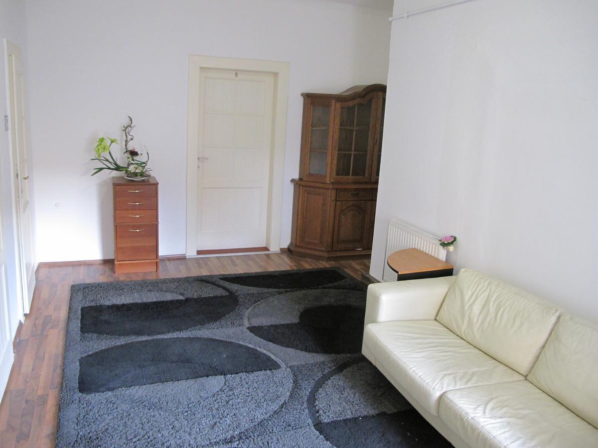 All Seasons Hostel Praha Bagian luar foto