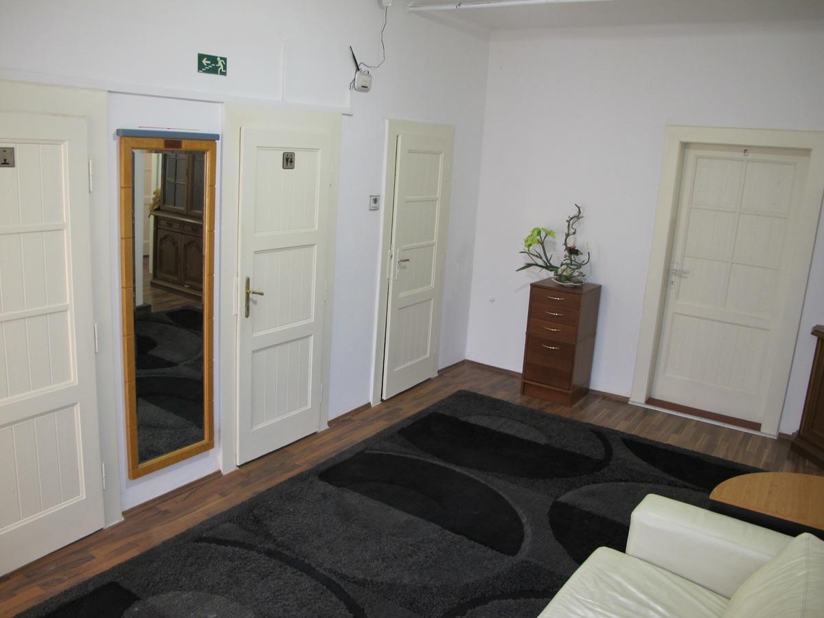 All Seasons Hostel Praha Bagian luar foto