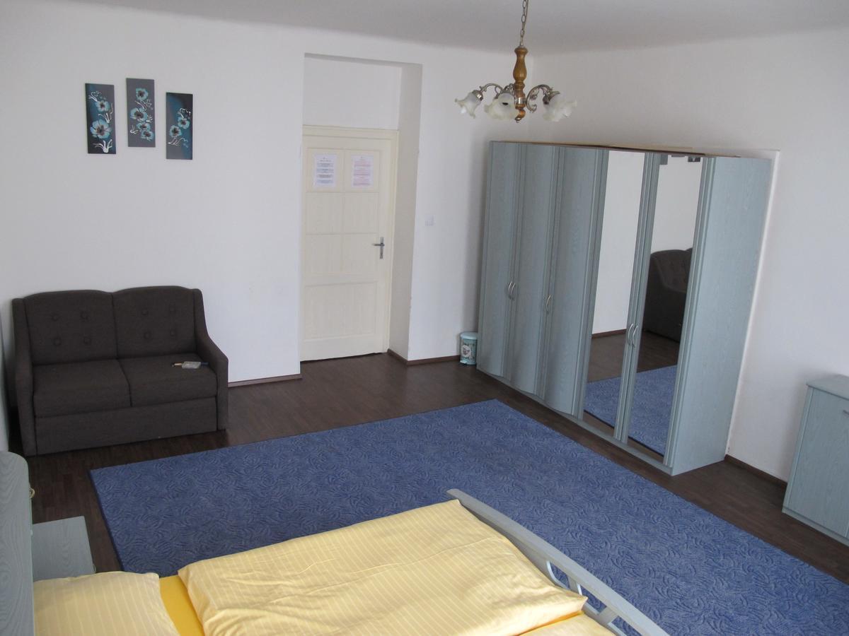 All Seasons Hostel Praha Bagian luar foto