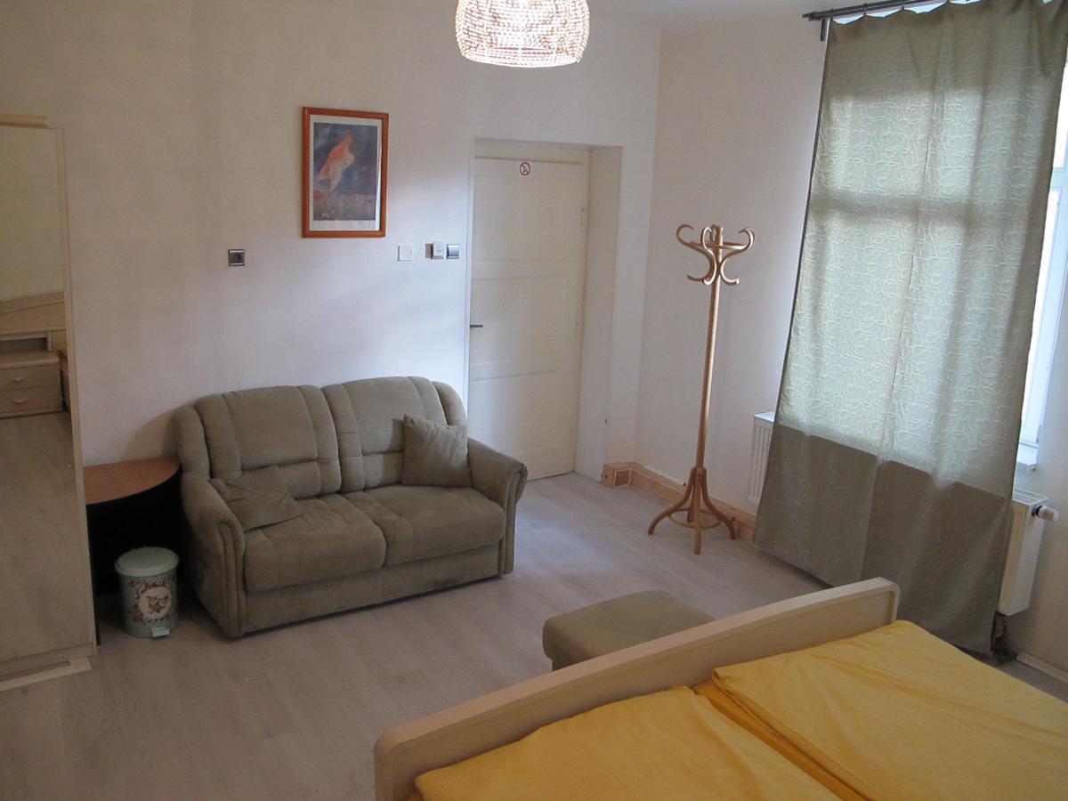 All Seasons Hostel Praha Bagian luar foto