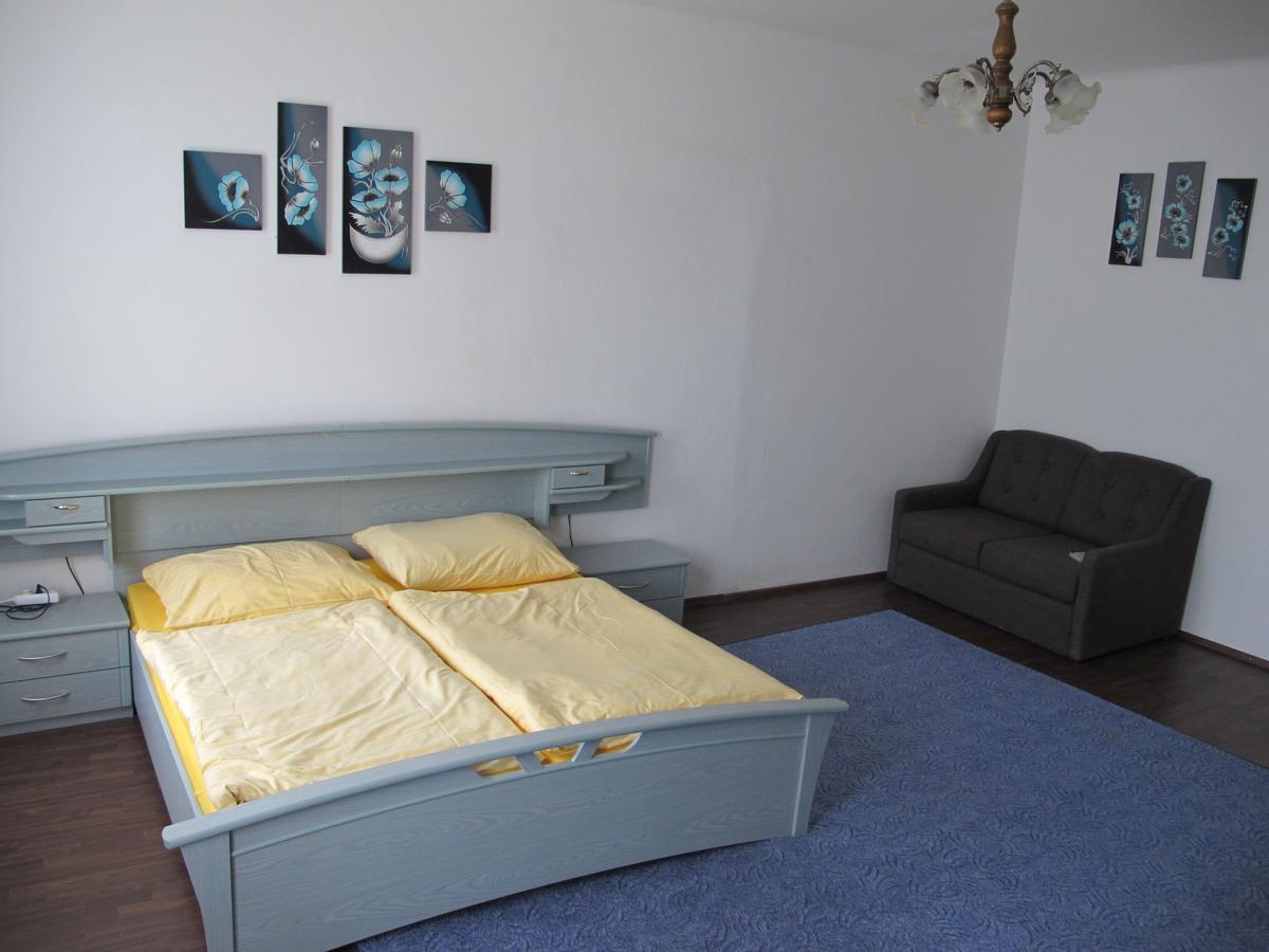 All Seasons Hostel Praha Bagian luar foto