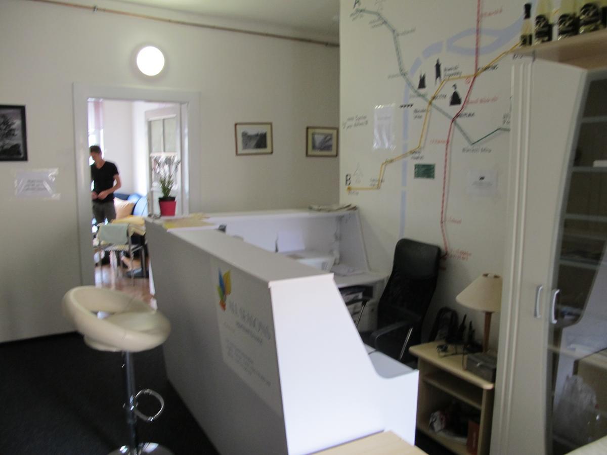 All Seasons Hostel Praha Bagian luar foto