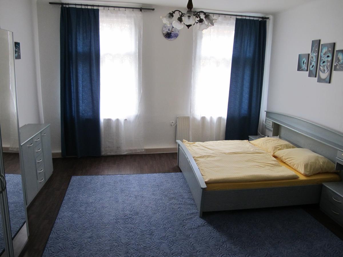 All Seasons Hostel Praha Bagian luar foto